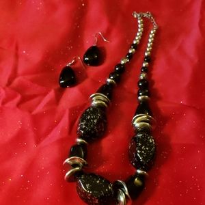 Necklace and earrings set